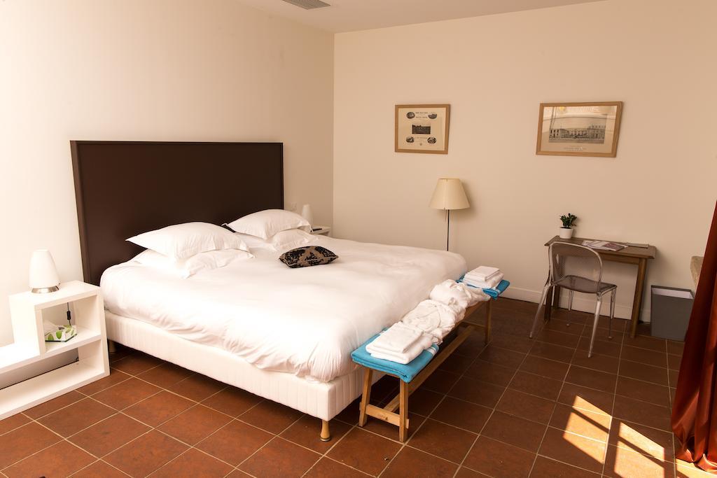 Les Cinq Sens Du Chateau Mayne Lalande Hotel Castelnau-de-Médoc Kamer foto