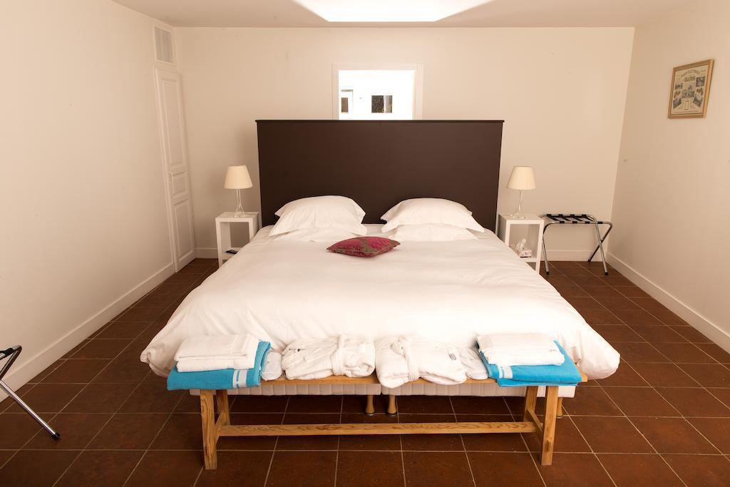 Les Cinq Sens Du Chateau Mayne Lalande Hotel Castelnau-de-Médoc Kamer foto